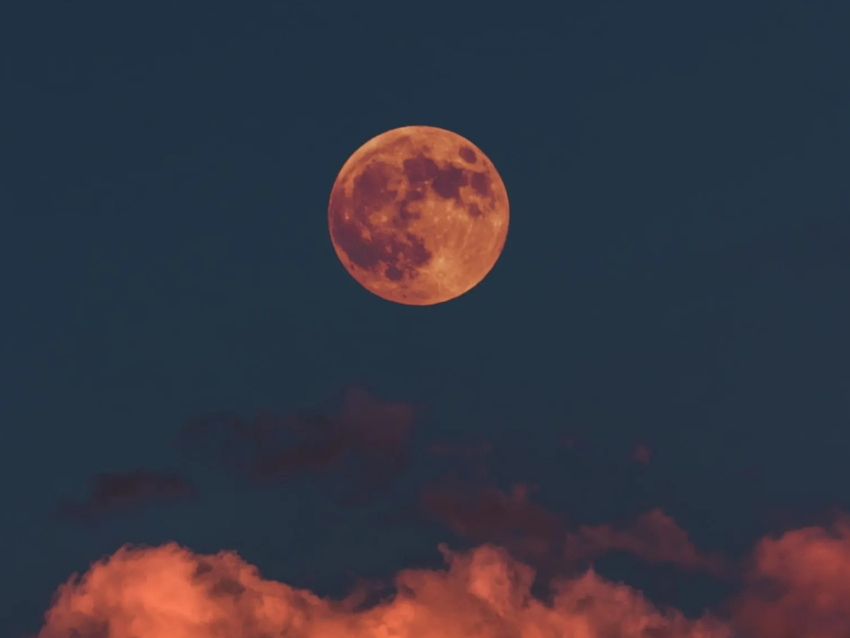 Exploring the Beautiful Strawberry Moon: A Special Moon in June